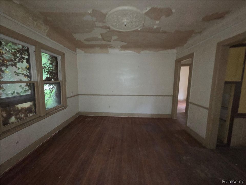 13th image of 5310 Grayton St
