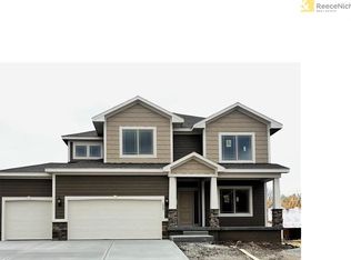 1537 Cross Creek Dr, Lees Summit, MO 64082