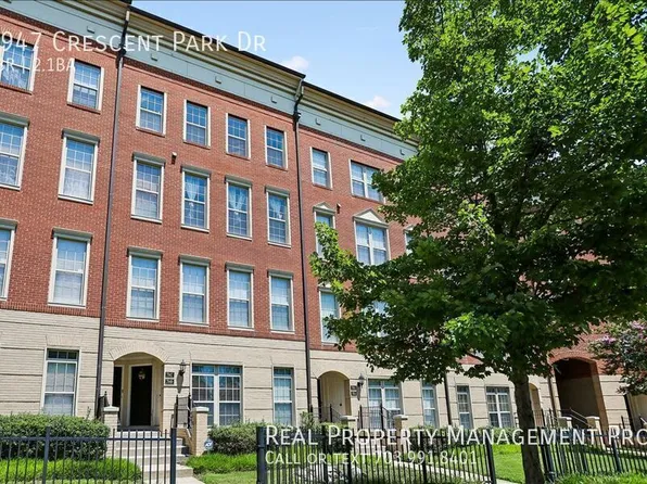 7947 Crescent Park Dr, Gainesville, VA 20155