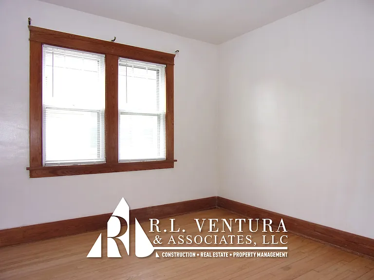 2418 Lasalle St #1/2 — Photo 13