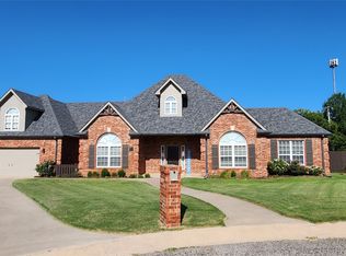 2211 Royann Ln, Ardmore, OK 73401