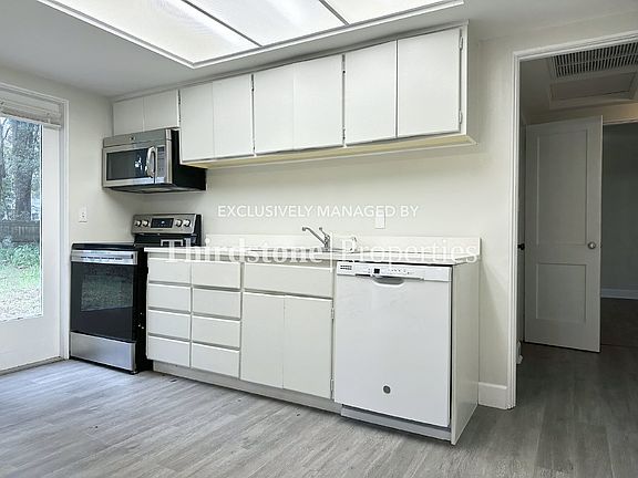 5th image of 4626 Westfield Rd