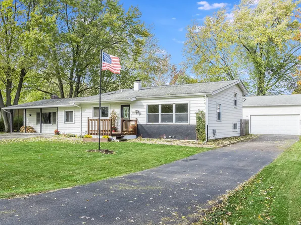 47W954 6th St, Big Rock, IL 60511