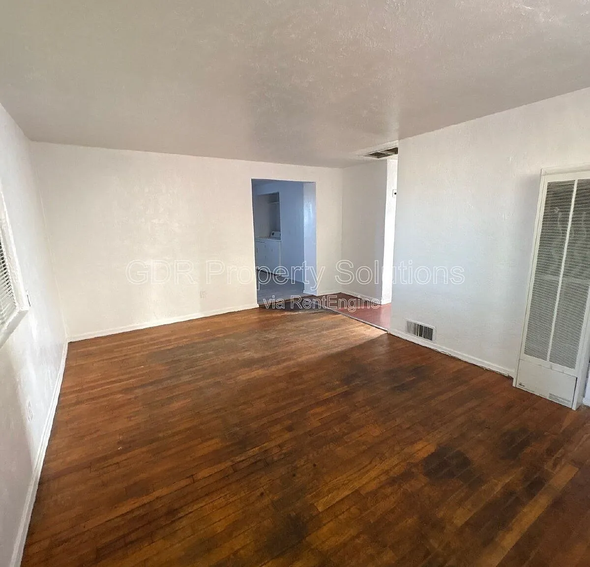 1 bed, 1.0 bath, 800 sqft, $825 — Photo 2