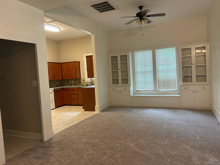 822 N Avenue G — Photo 5