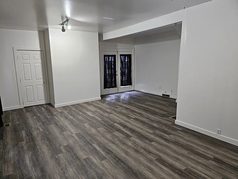 604 Adams Ave — Photo 6