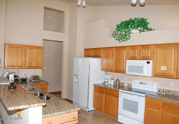 4th image of 4326 E Barwick Dr