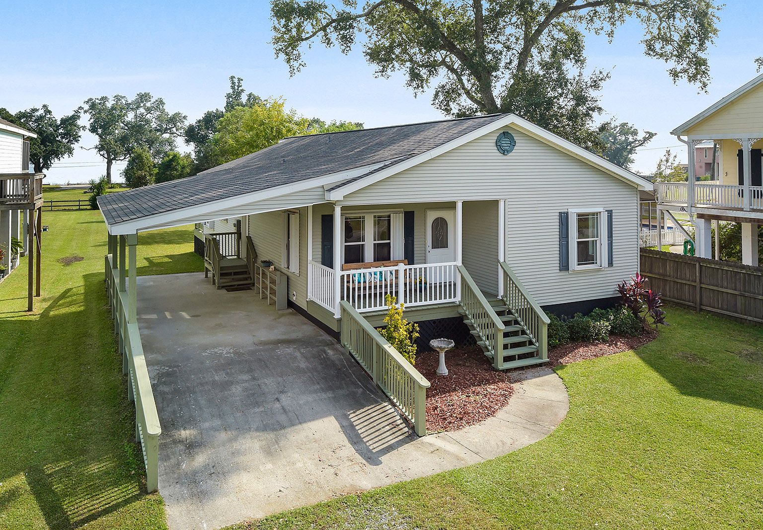 119 1st St, Waveland, MS 39576 Zillow