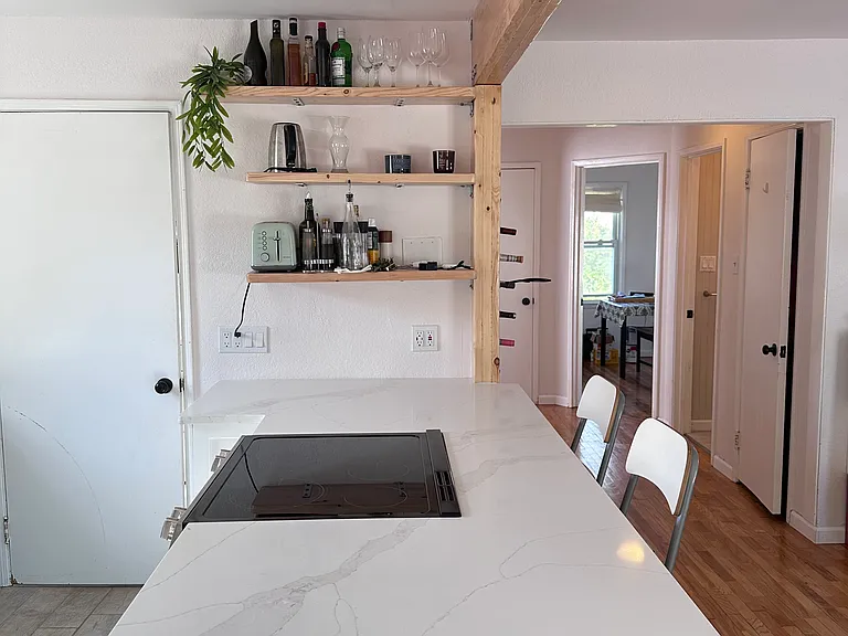 2404 Rowland Ave — Photo 9