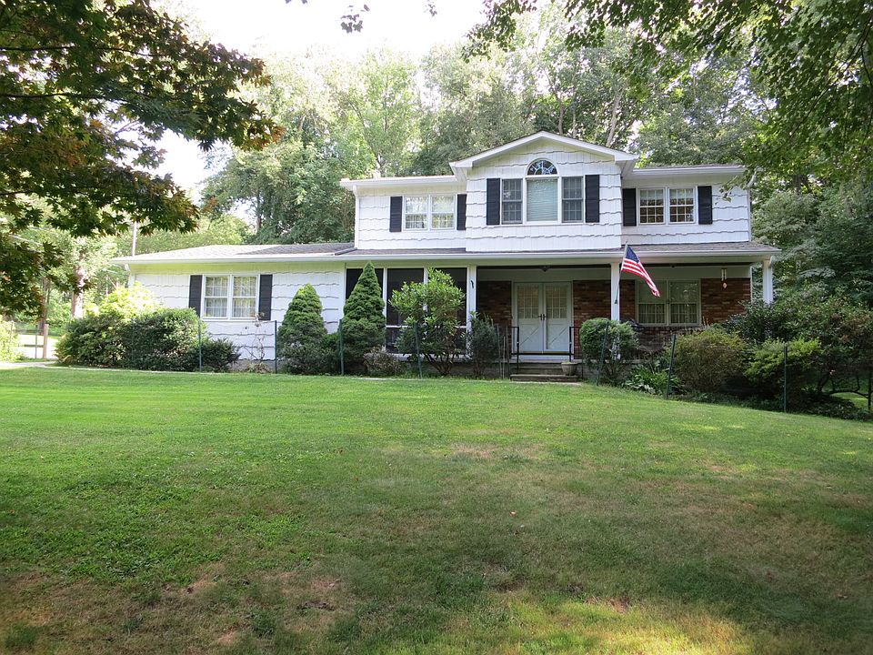 1st image of 15 Edgewood Dr