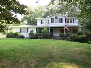 15 Edgewood Dr, Katonah, NY 10536