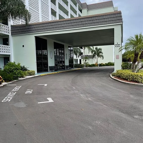 9 Forbes Pl #405 — Photo 32