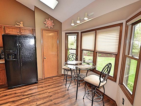 4th image of 7695 Brandonway Dr