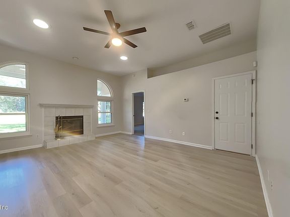 5th image of 5658 PLUM HOLLOW Drive W