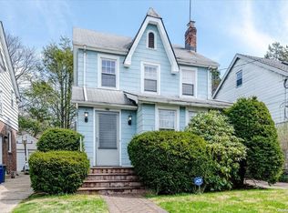 50 Jayson Ave, Great Neck, NY 11021