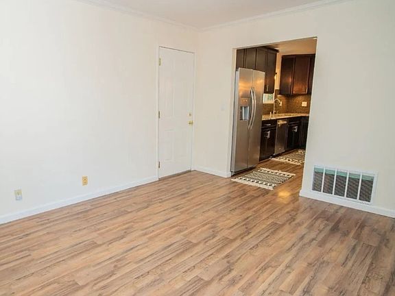 5th image of 1115 Church St