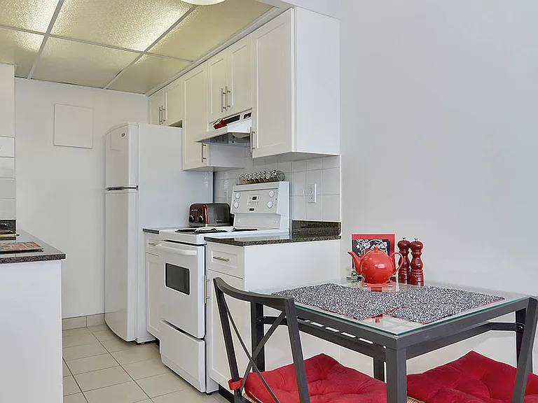 1750 Davie St #206 — Photo 2
