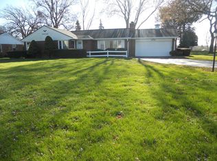 1061 Summit St, Elgin, IL 60120