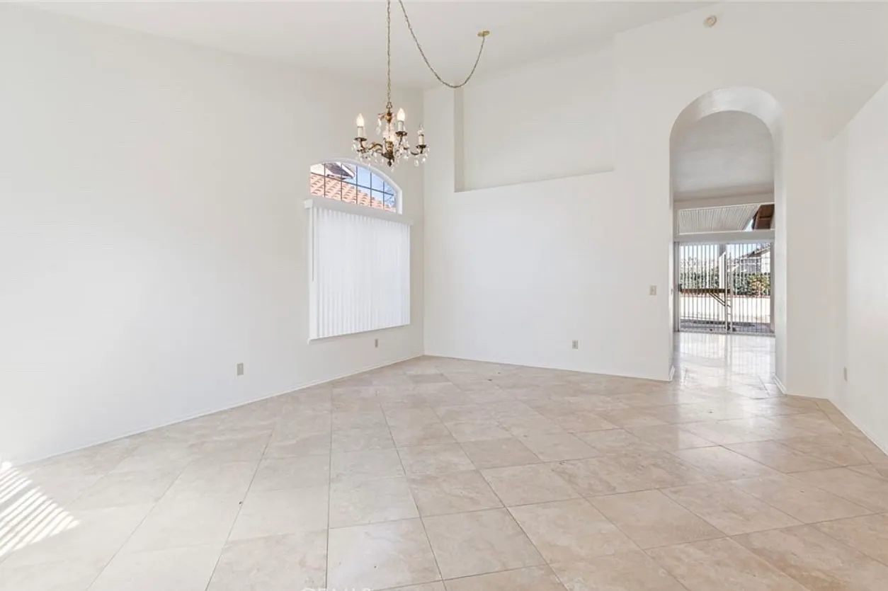 3 bed, 1664 sqft, $3,400 — Photo 1