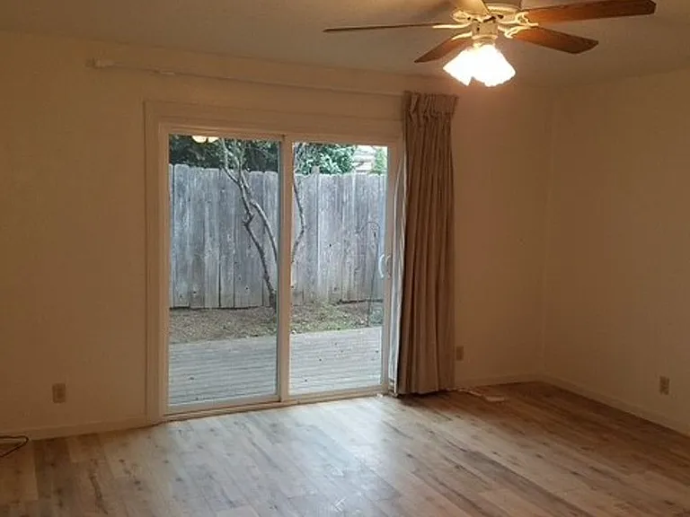 615 Beverly Way — Photo 3