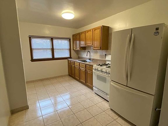 5th image of 429-431 2nd Ave #2