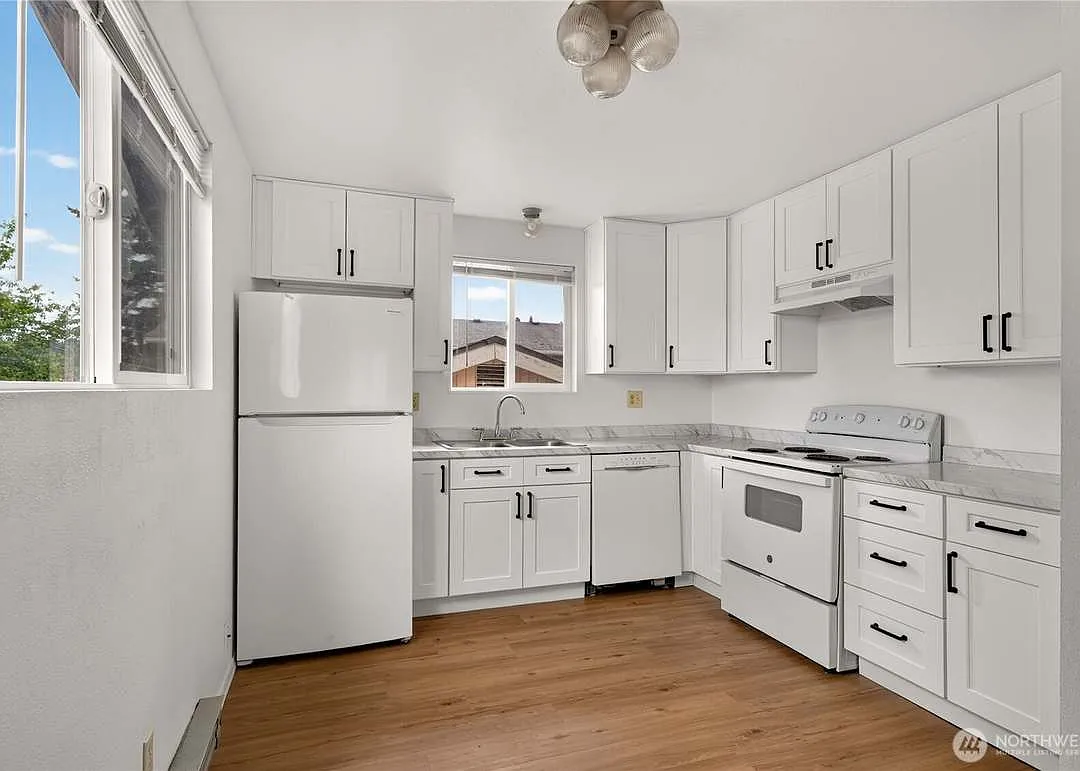 2 bed, 670 sqft, $2,000 — Photo 3