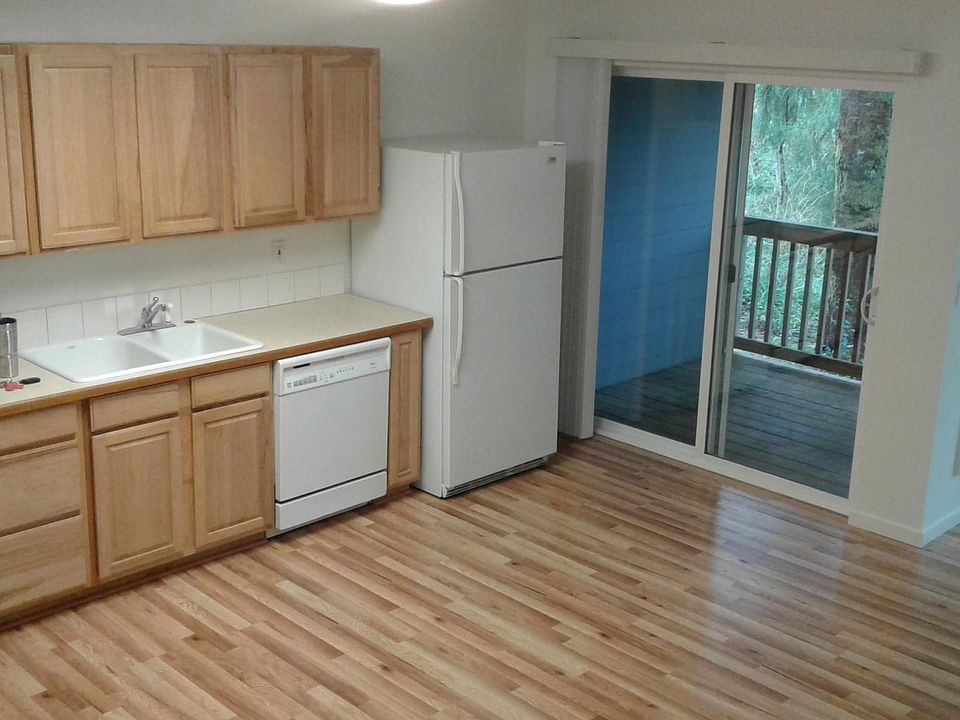 2nd image of 1145 Jeffrey Dr