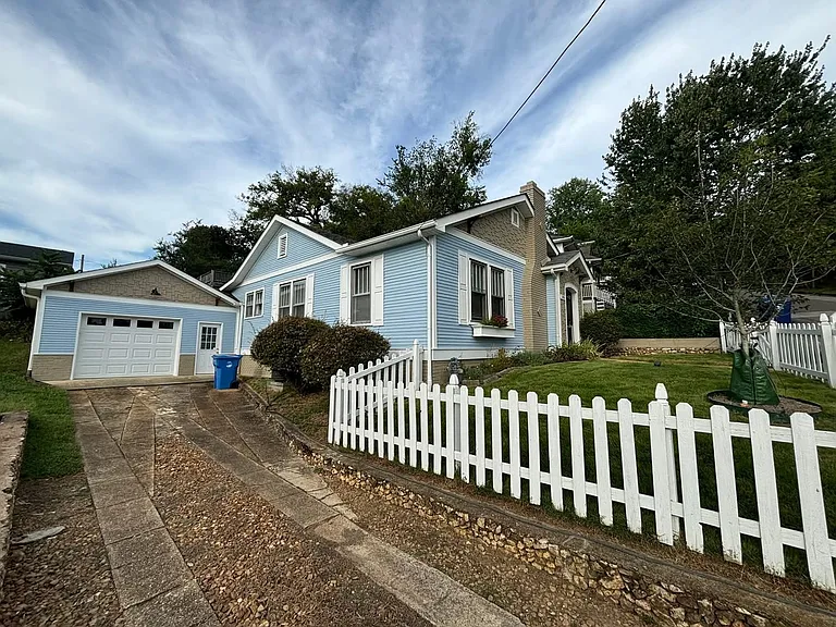 105 Abernathy St — Photo 2