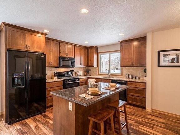 4th image of 2568 Greystone Ave N