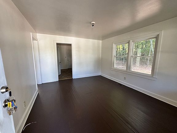 5th image of 308 Willow Ln