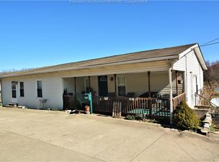 6756 Winfield Rd, Winfield, WV 25213