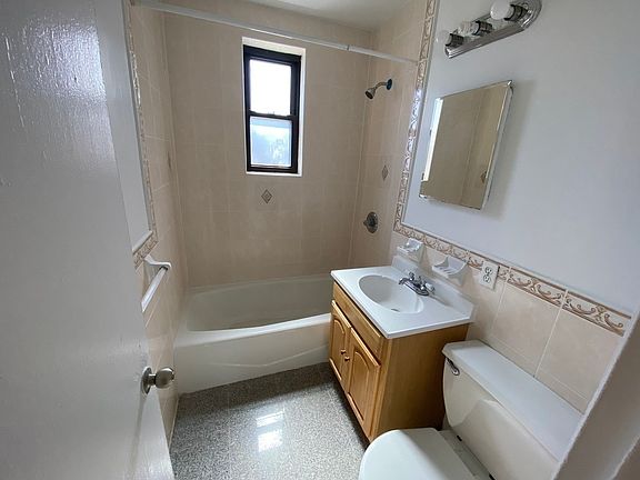4th image of 216-10 77th Ave #5H