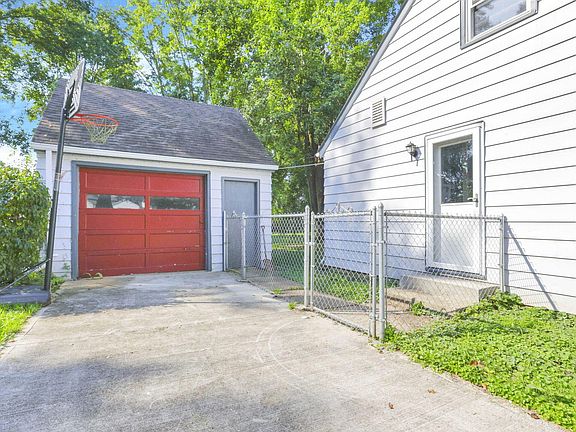 3rd image of 179 Bachmann Ave
