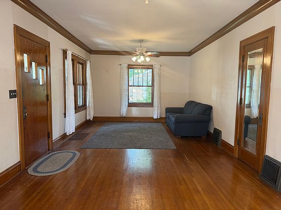 5th image of 1106 E Olive St