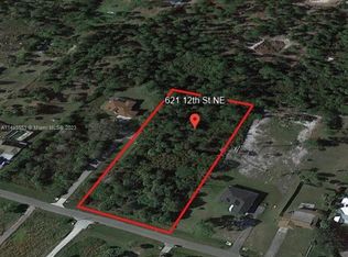 621 12th St NE, Naples, FL 34120