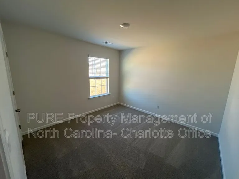128 Sycamore Springs Dr — Photo 21