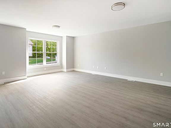 4th image of 91 Taft Pointe #2