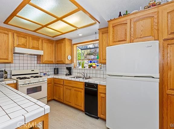 3rd image of 27671 Canyon Dr