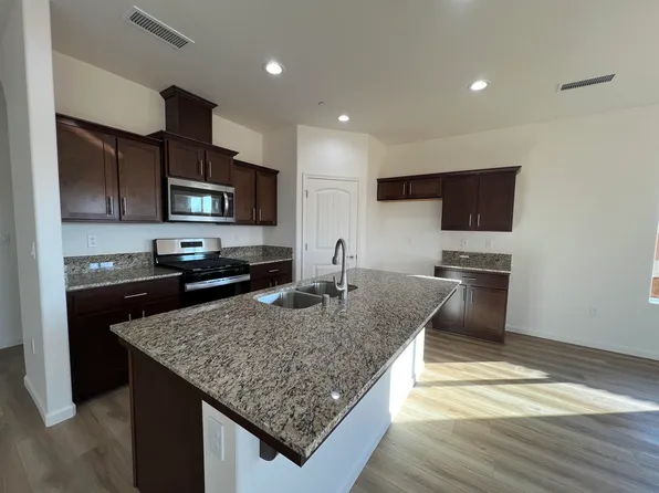 1452 Concord Way #Lt 35, Dinuba, CA 93618