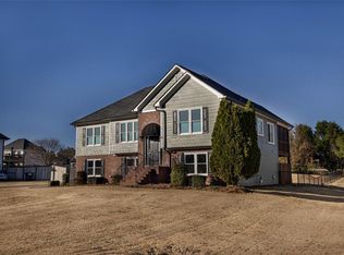 19 Priory Club Dr, Cartersville, GA 30120