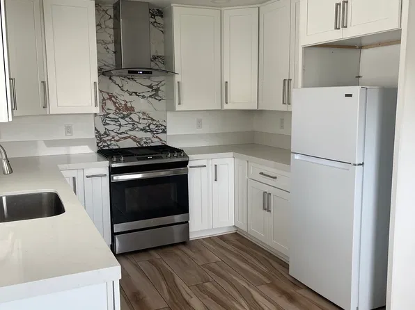 609 S Cypress St APT D, Orange, CA 92866
