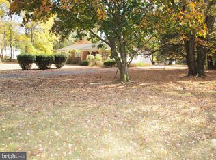 445 Elbo Ln, Mount Laurel, NJ 08054
