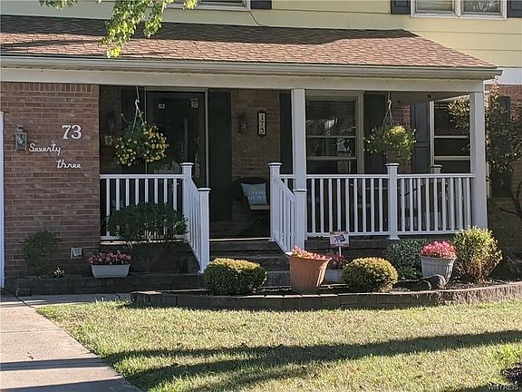 3rd image of 73 Manor Oak Dr