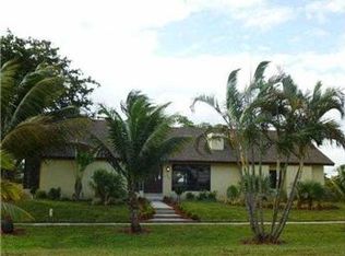 216 N Country Club Blvd, Boca Raton, FL 33487