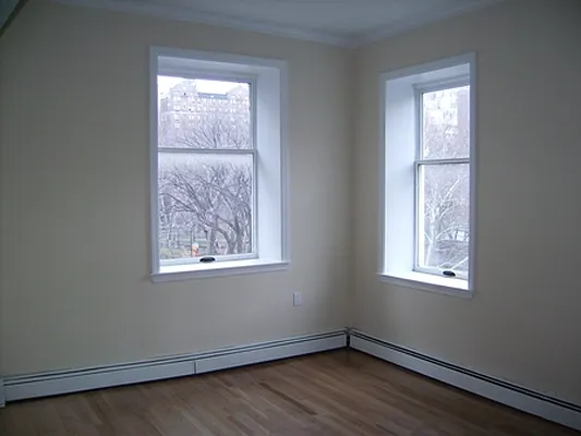 Rented by Gotham Realty Services | media 30