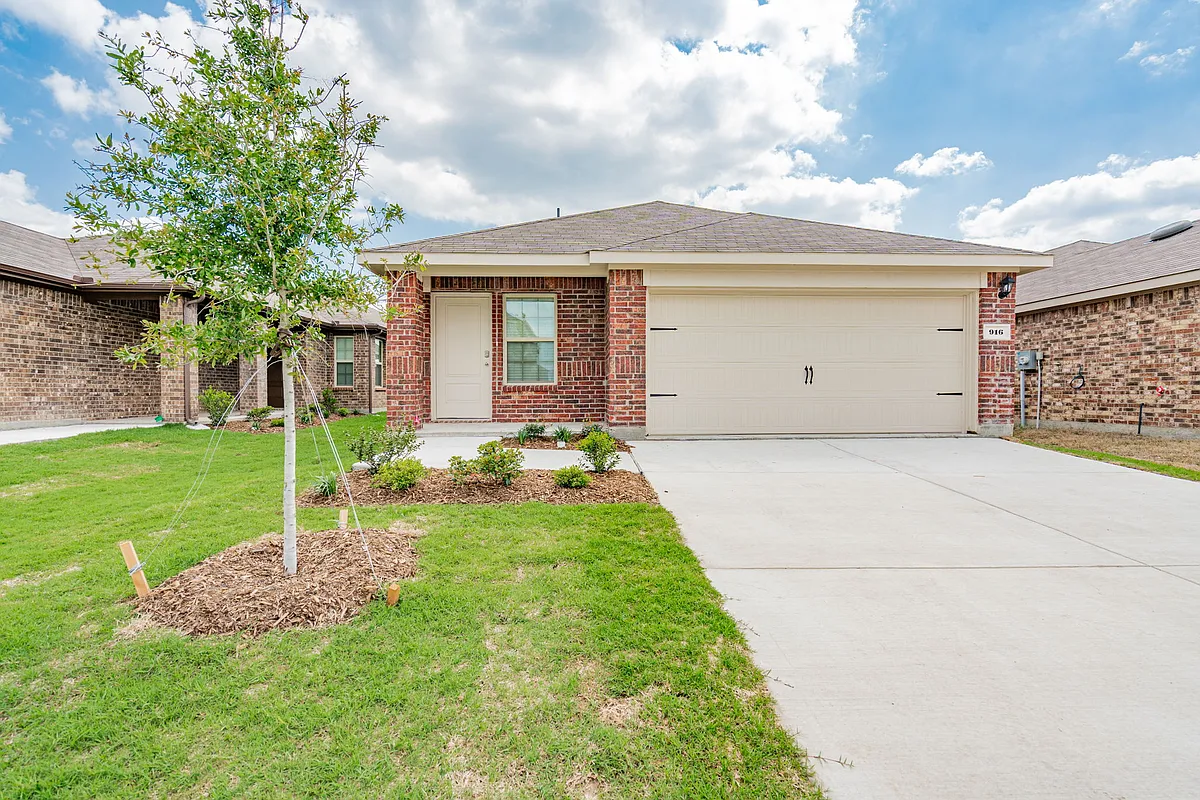 Building Photo - 916 Sunrise Ln