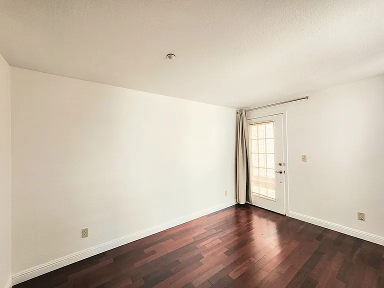 111 E Poplar Ave #105 — Photo 26