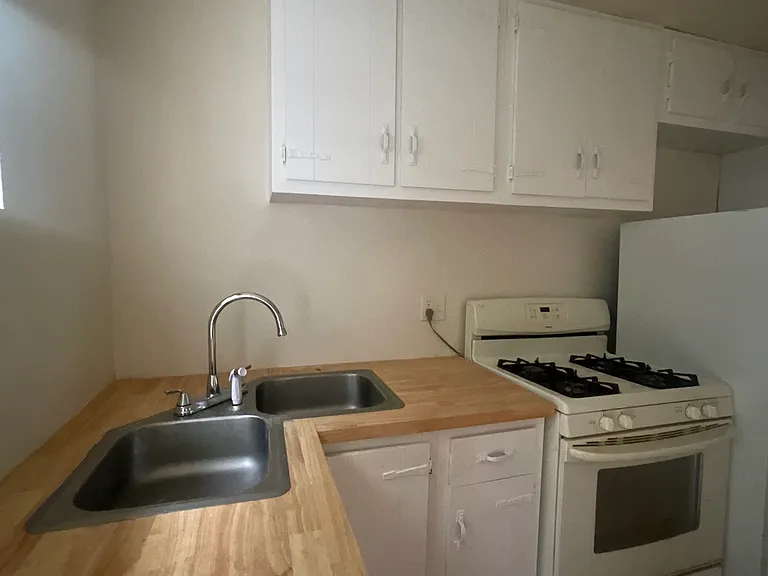 626 Airbrake Ave — Photo 4