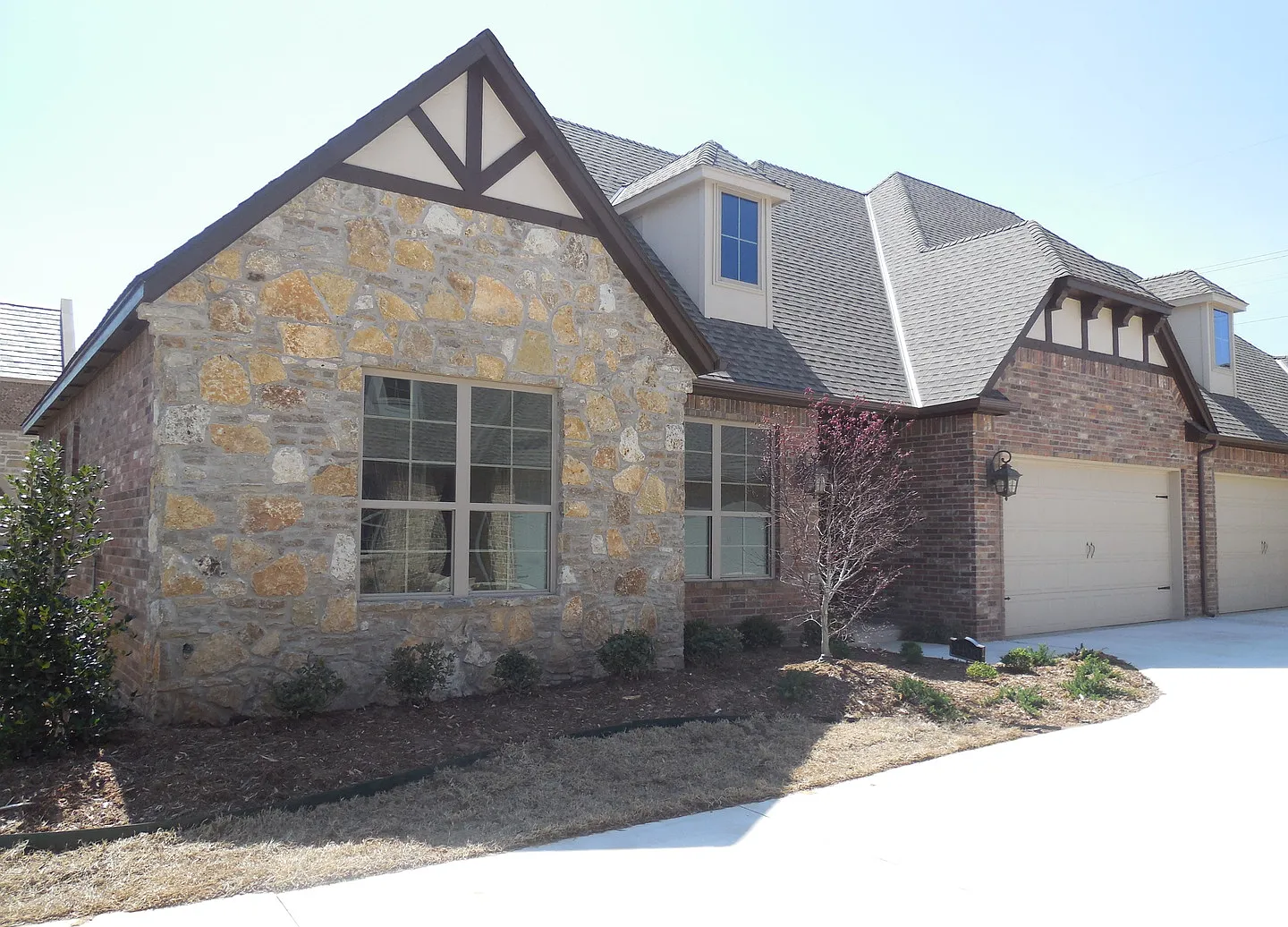Beautiful Two Bedroom, Two Bathroom Home w/ Study for lease at The Enclave in NW Norman!! — Photo 1
