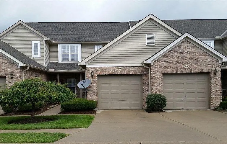 4642 Court Yard Dr — Photo 1